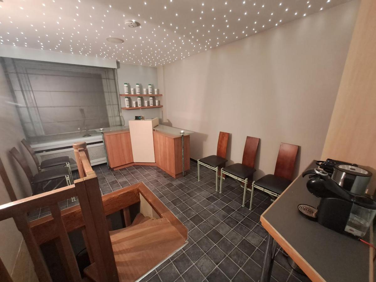 Beautyd Red Room Centrum Gullegem ウェフェルヘム エクステリア 写真