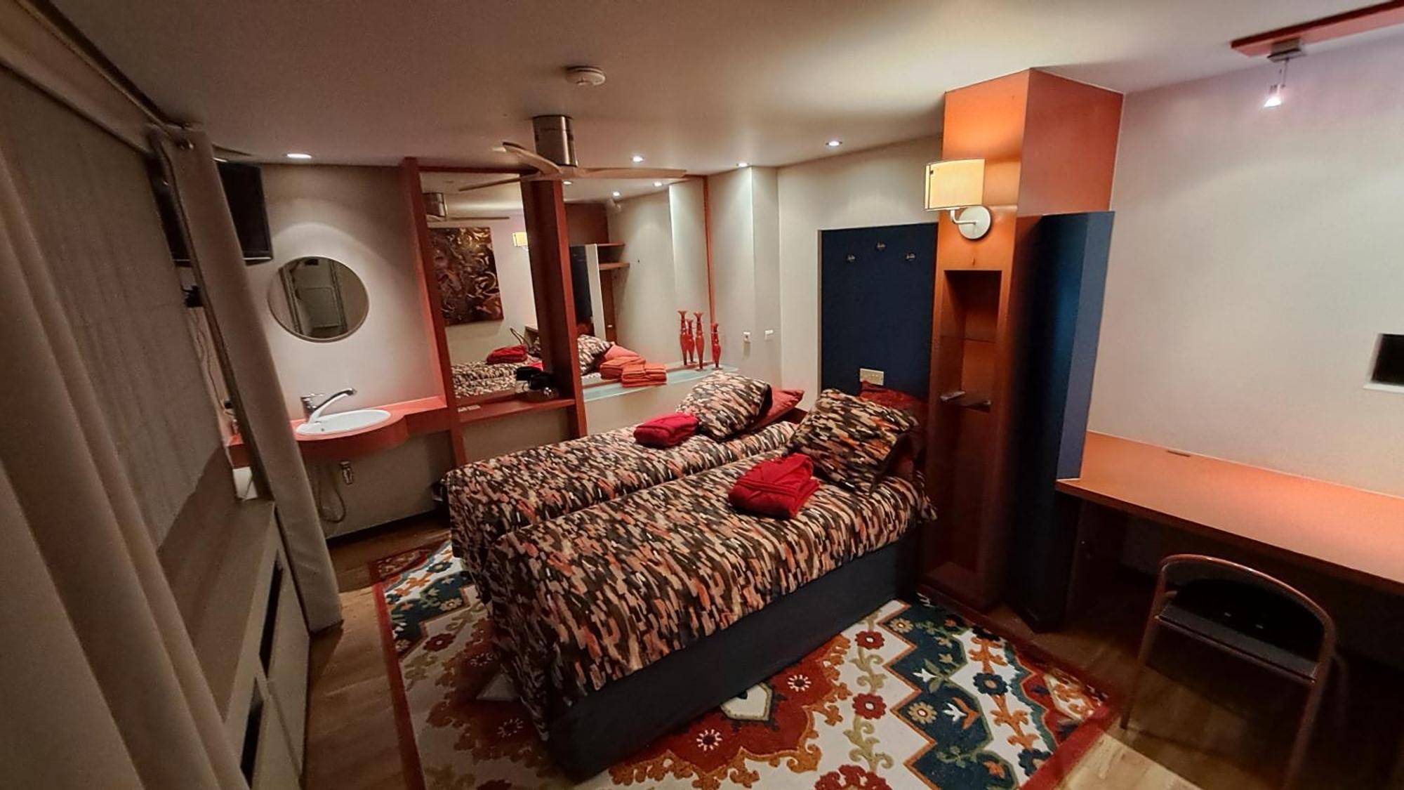Beautyd Red Room Centrum Gullegem ウェフェルヘム エクステリア 写真